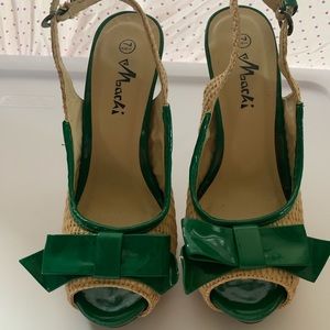 size 7 1/2 MACHI green woven heels